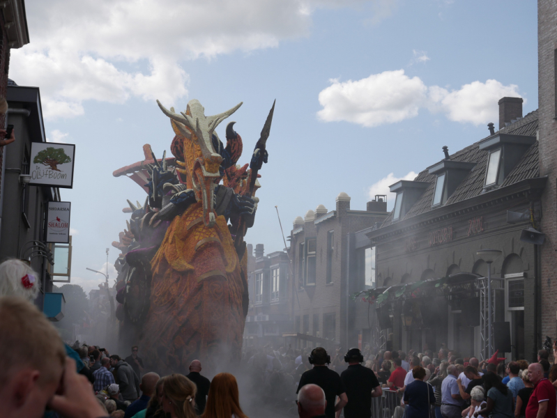 Цветочные парады Varend Corso (2017) и Corso Zundert (2017,2019) в Нидерландах
