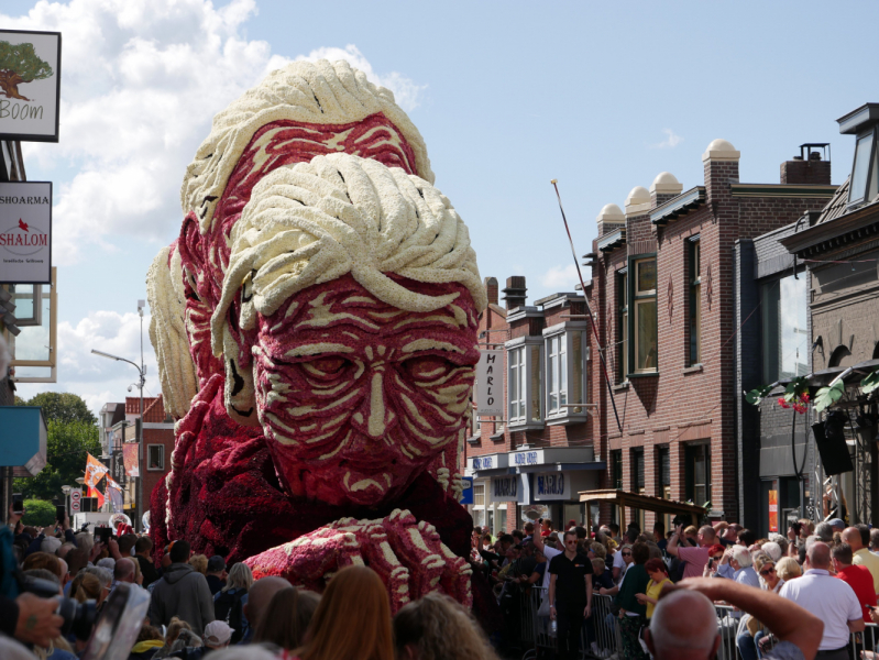 Цветочные парады Varend Corso (2017) и Corso Zundert (2017,2019) в Нидерландах