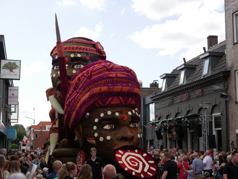 Цветочные парады Varend Corso (2017) и Corso Zundert (2017,2019) в Нидерландах