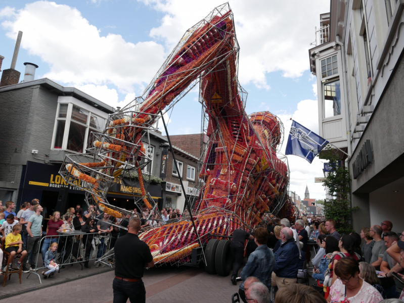 Цветочные парады Varend Corso (2017) и Corso Zundert (2017,2019) в Нидерландах