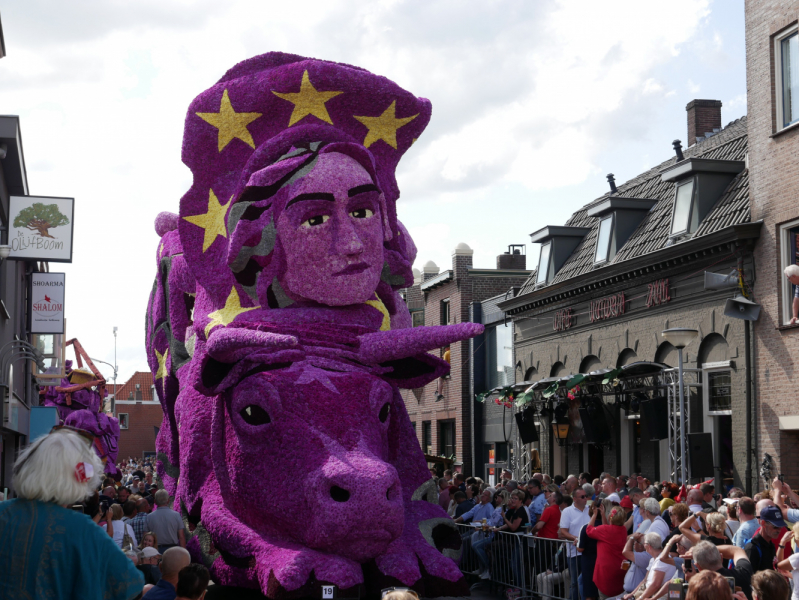 Цветочные парады Varend Corso (2017) и Corso Zundert (2017,2019) в Нидерландах