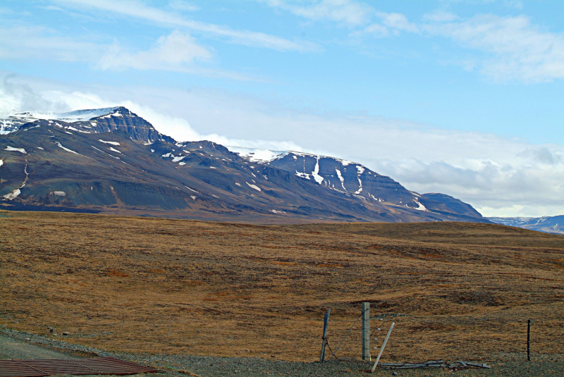 Из Рейкьявика к водопадам Hraunfossar и за мидиями, недалеко от Hafnarfjörður. Май 2020.