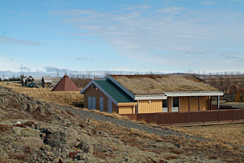 Из Рейкьявика к водопадам Hraunfossar и за мидиями, недалеко от Hafnarfjörður. Май 2020.