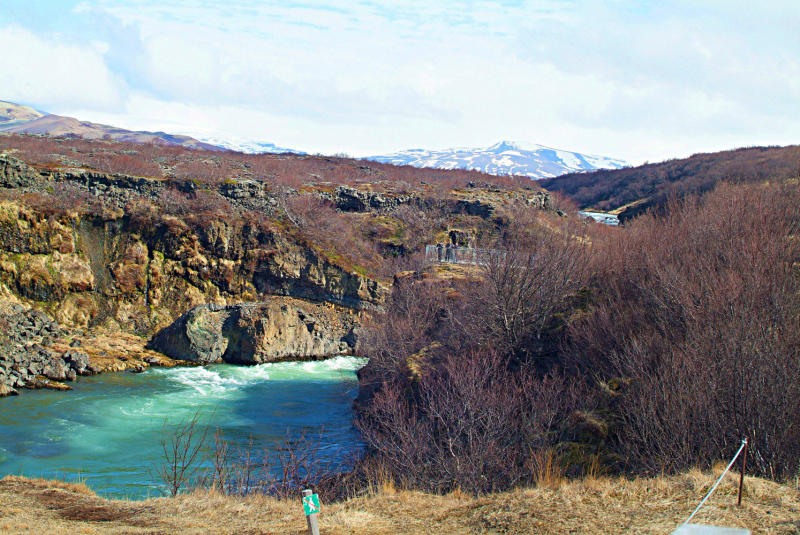 Из Рейкьявика к водопадам Hraunfossar и за мидиями, недалеко от Hafnarfjörður. Май 2020.