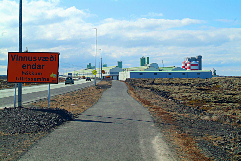 Из Рейкьявика к водопадам Hraunfossar и за мидиями, недалеко от Hafnarfjörður. Май 2020.