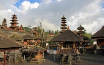 Детские каникулы в сезон дождей