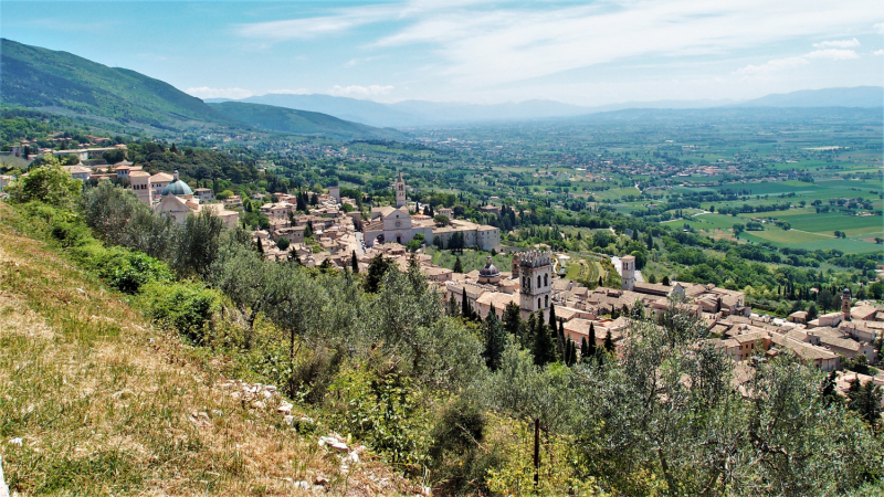 Да будет праздник! Ассизи (Assisi) в начале мая, Умбрия.