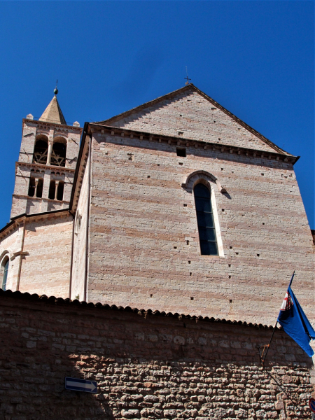 Да будет праздник! Ассизи (Assisi) в начале мая, Умбрия.