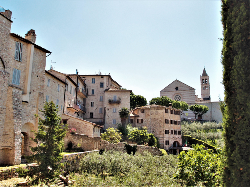 Да будет праздник! Ассизи (Assisi) в начале мая, Умбрия.