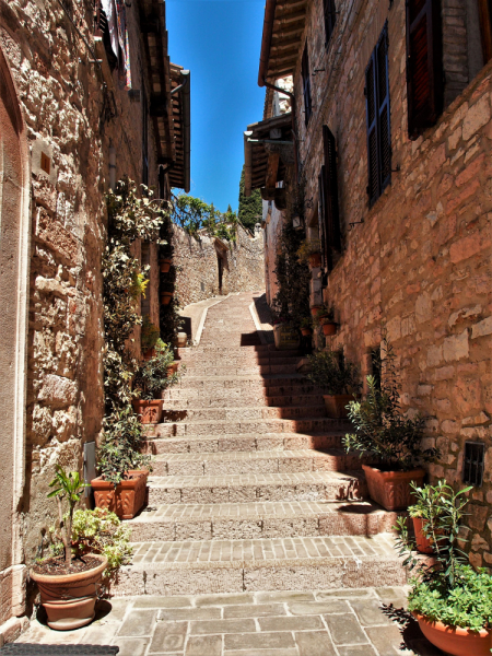 Да будет праздник! Ассизи (Assisi) в начале мая, Умбрия.