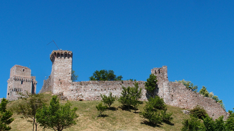 Да будет праздник! Ассизи (Assisi) в начале мая, Умбрия.