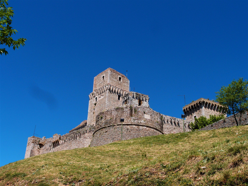 Да будет праздник! Ассизи (Assisi) в начале мая, Умбрия.