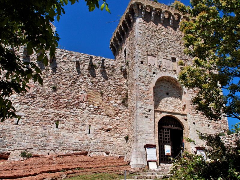 Да будет праздник! Ассизи (Assisi) в начале мая, Умбрия.