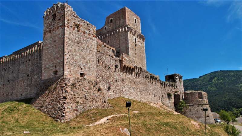 Да будет праздник! Ассизи (Assisi) в начале мая, Умбрия.