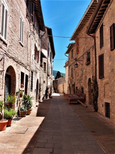 Да будет праздник! Ассизи (Assisi) в начале мая, Умбрия.