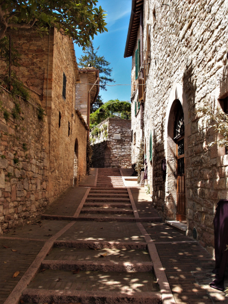 Да будет праздник! Ассизи (Assisi) в начале мая, Умбрия.