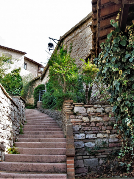 Да будет праздник! Ассизи (Assisi) в начале мая, Умбрия.