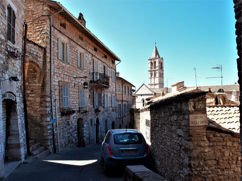 Да будет праздник! Ассизи (Assisi) в начале мая, Умбрия.