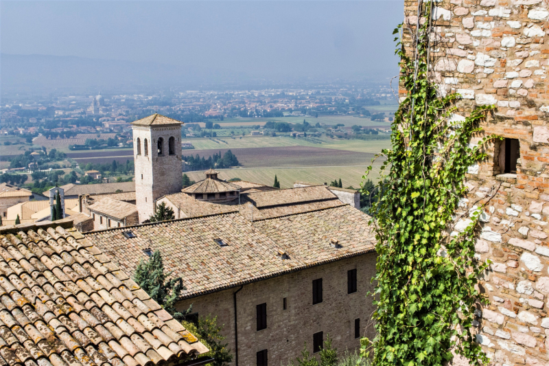 Да будет праздник! Ассизи (Assisi) в начале мая, Умбрия.