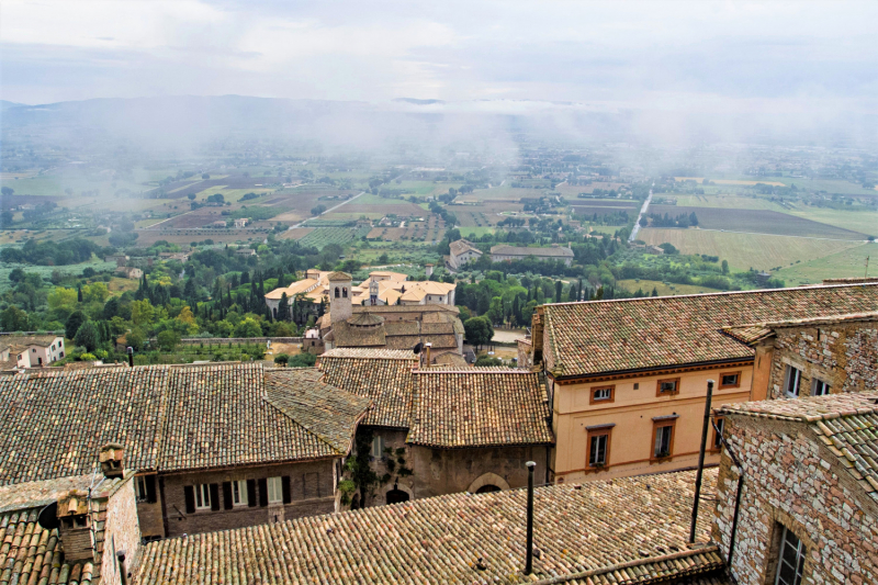 Да будет праздник! Ассизи (Assisi) в начале мая, Умбрия.