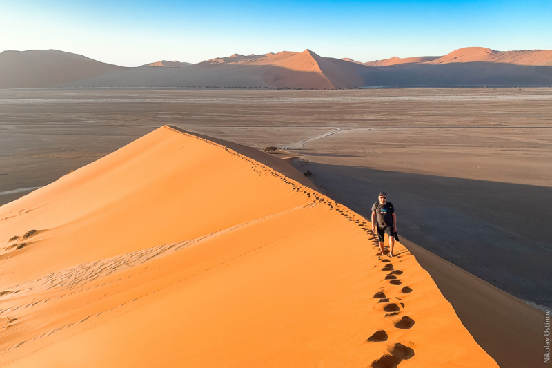 Намибия. Оранжевое настроение под ярко-голубым небом пустыни