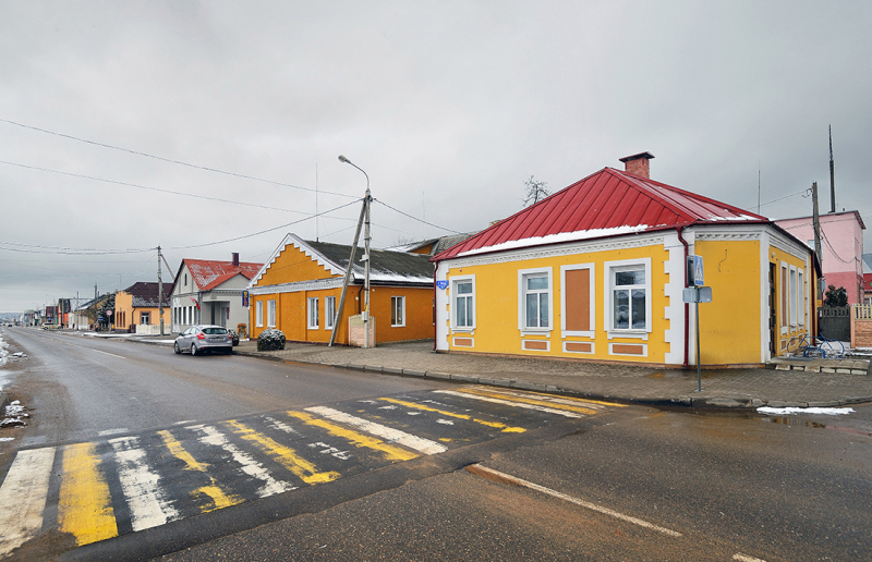 Iўе. Вулiца 1 Траўня, 18...14