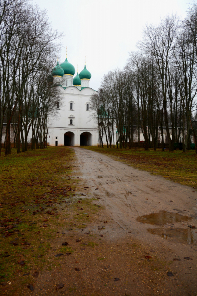 Ростов и Переславль-Залесский в дождь и снег. Апрель 2021