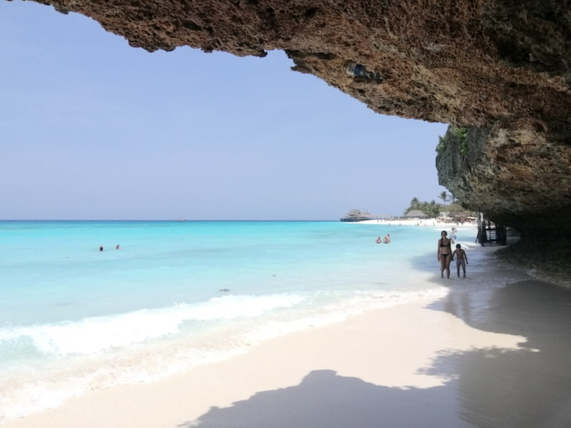 Zanzibā ra ar automaš ī nu. Kizimkazi-Paje-Matemwe-Chuini-Stone Town. 