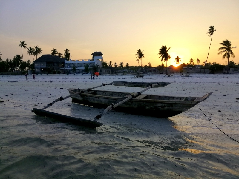 Zanzibaras automobiliu. Kizimkazi-Paje-Matemwe-Chuini-Stone Town. 