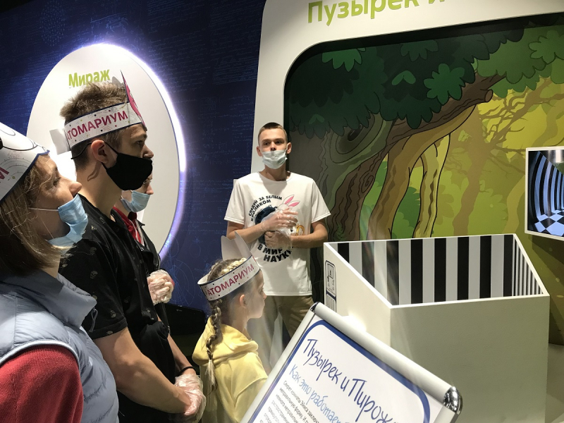 Сочи-Парк/отель Богатырь vs DisneyShanghai/Toy Story hotel