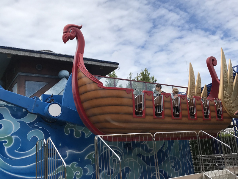 Сочи-Парк/отель Богатырь vs DisneyShanghai/Toy Story hotel