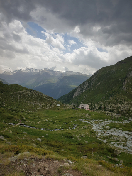 Zermatt: почти Zinalrothorn 4221, два Breithorn'a 4164 и 4159. Бонустрэк: Берн и Люцерн