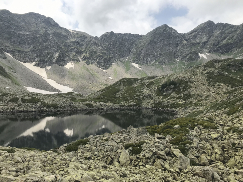 А вдоль дороги белые стоят...И тишина.(трекинг в Архызе)