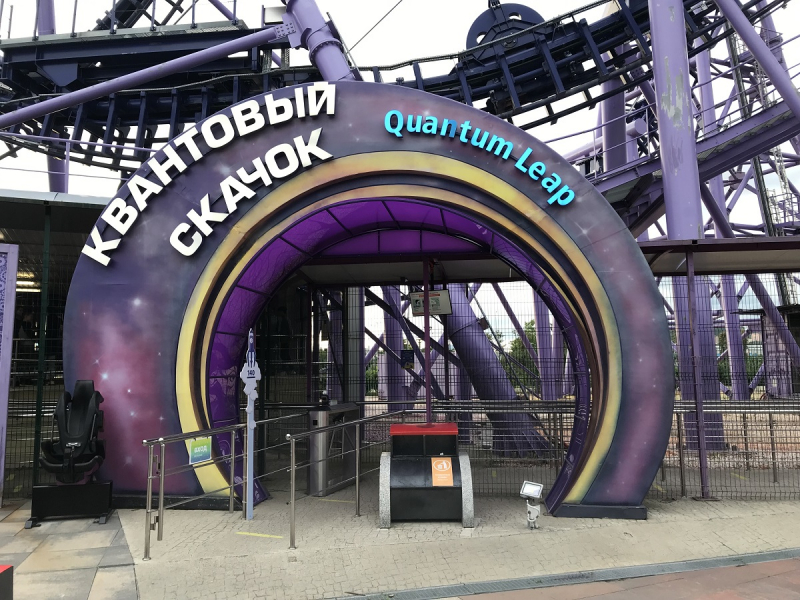 Сочи-Парк/отель Богатырь vs DisneyShanghai/Toy Story hotel