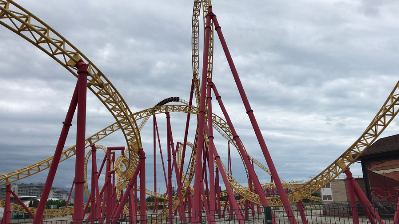 Сочи-Парк/отель Богатырь vs DisneyShanghai/Toy Story hotel