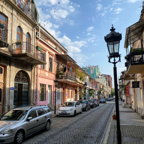 Октябрь 2021, Может Грузия и прекрасна, но я столько не пью или гамарджоба Вивиан