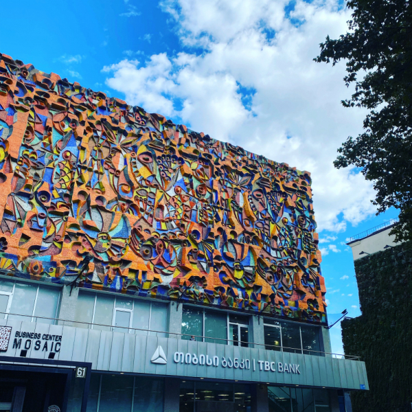 Октябрь 2021, Может Грузия и прекрасна, но я столько не пью или гамарджоба Вивиан