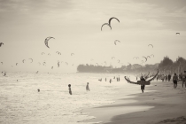 Хэллоу БаБай или Декабрьский Вьетнам (2011), Фото Траффик