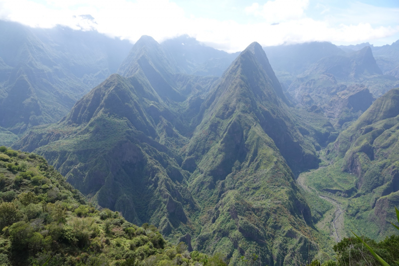 Маврикий умер (ковид), да здравствует Реюньон! Вместо пляжа лезем в горы