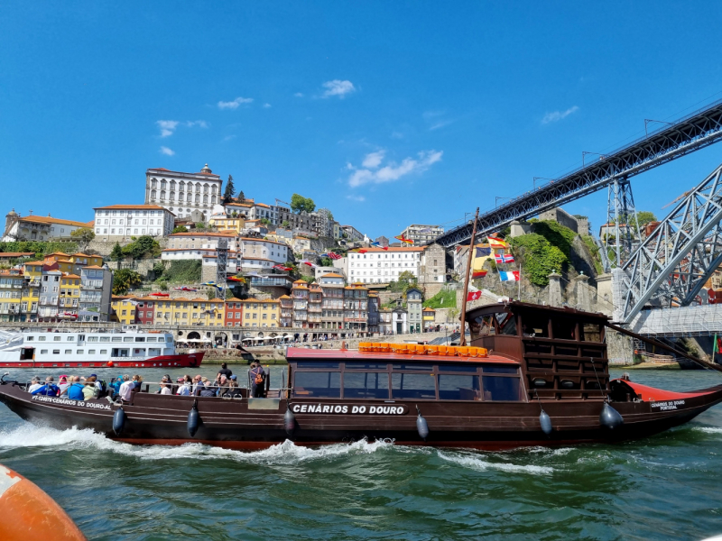 Из Порто в Порто с порто. С 15 по 28 апреля 2022. Porto - Douro Valley - Serra da Estrela - Tomar - Nazare - Obidos - Palace do Bussaco - Porto