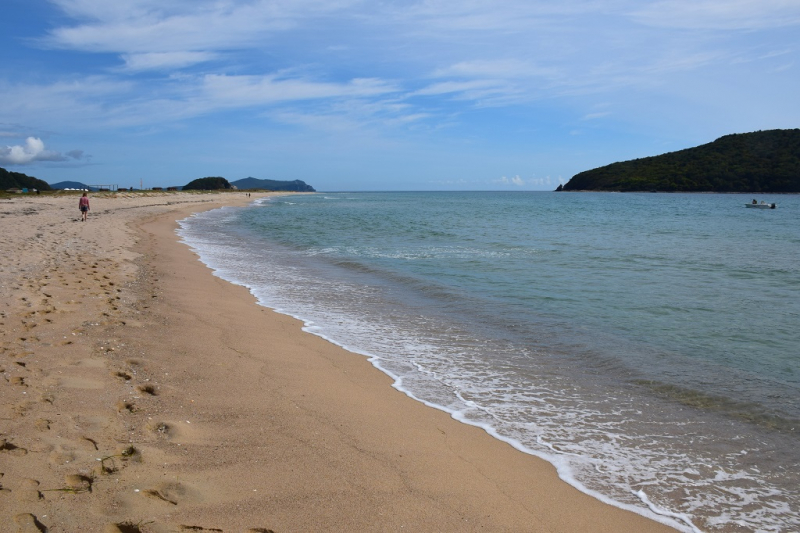 Остров и бухта Петрова