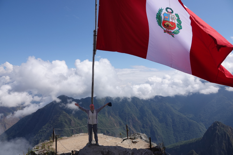Активный взгляд на Перу летом 2022 г. (трое здоровы, а у одного ножка болит)
