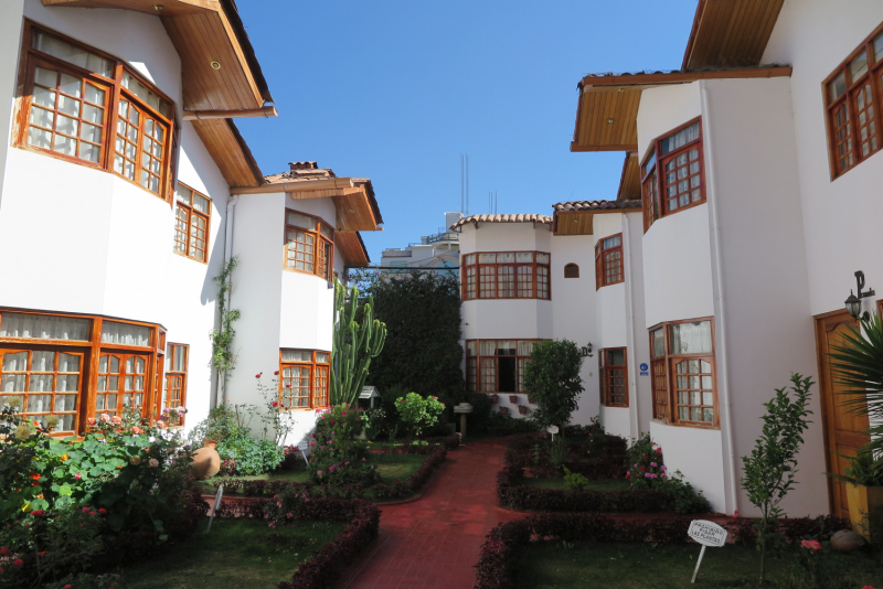 Активный взгляд на Перу летом 2022 г. (трое здоровы, а у одного ножка болит)