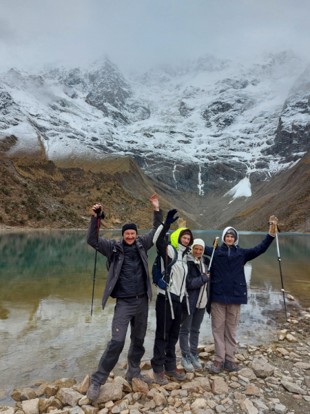 Активный взгляд на Перу летом 2022 г. (трое здоровы, а у одного ножка болит)