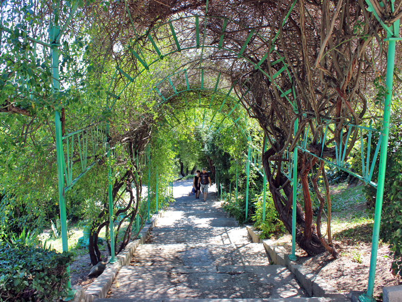 Достопримечательности Крыма: Феодосия, Коктебель, Судак, Нов свет, Ялта, Гурзуф, Ай-Петри. Фиолент Балаклава, Бахчисарай, Алушта, Евпатория, Тарханкут