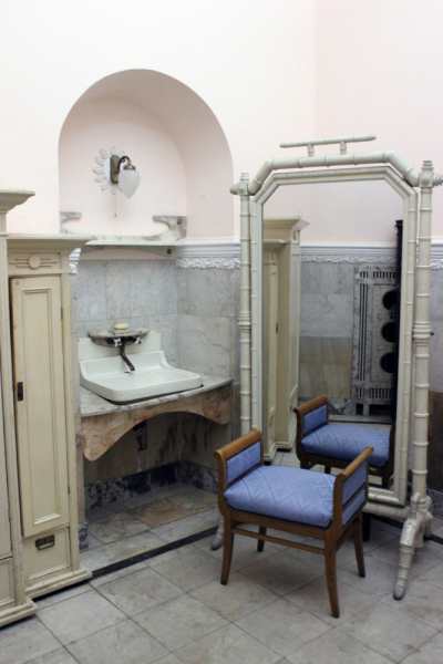 Достопримечательности Крыма: Феодосия, Коктебель, Судак, Нов свет, Ялта, Гурзуф, Ай-Петри. Фиолент Балаклава, Бахчисарай, Алушта, Евпатория, Тарханкут