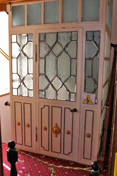 Достопримечательности Крыма: Феодосия, Коктебель, Судак, Нов свет, Ялта, Гурзуф, Ай-Петри. Фиолент Балаклава, Бахчисарай, Алушта, Евпатория, Тарханкут