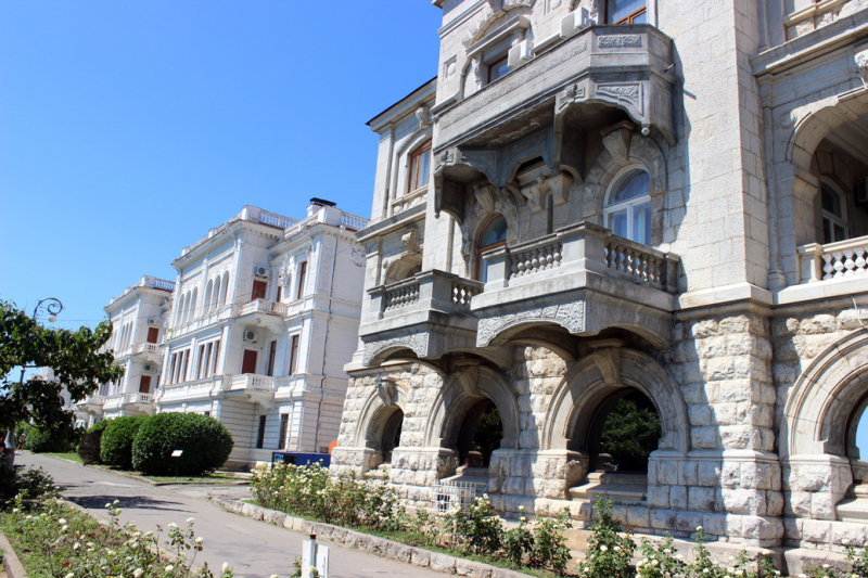 Достопримечательности Крыма: Феодосия, Коктебель, Судак, Нов свет, Ялта, Гурзуф, Ай-Петри. Фиолент Балаклава, Бахчисарай, Алушта, Евпатория, Тарханкут