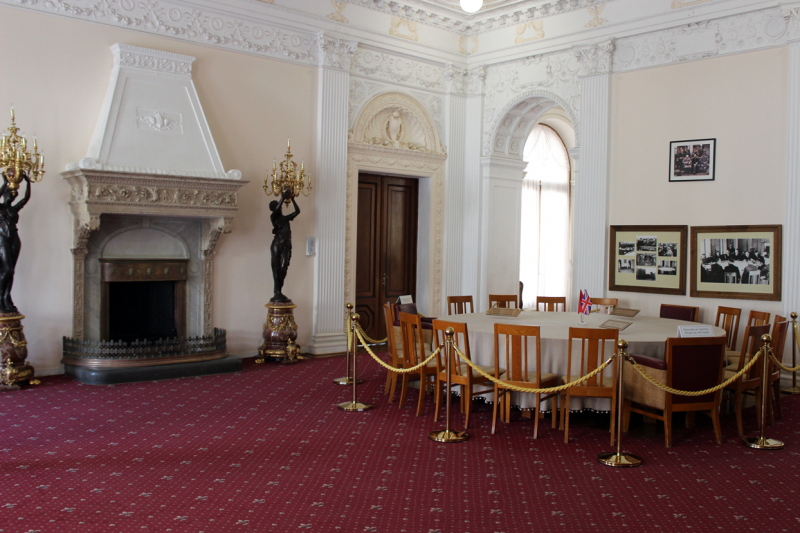 Достопримечательности Крыма: Феодосия, Коктебель, Судак, Нов свет, Ялта, Гурзуф, Ай-Петри. Фиолент Балаклава, Бахчисарай, Алушта, Евпатория, Тарханкут