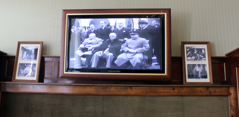 Достопримечательности Крыма: Феодосия, Коктебель, Судак, Нов свет, Ялта, Гурзуф, Ай-Петри. Фиолент Балаклава, Бахчисарай, Алушта, Евпатория, Тарханкут